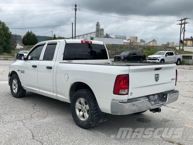 RAM 1500 Flakbilar/Pickuper