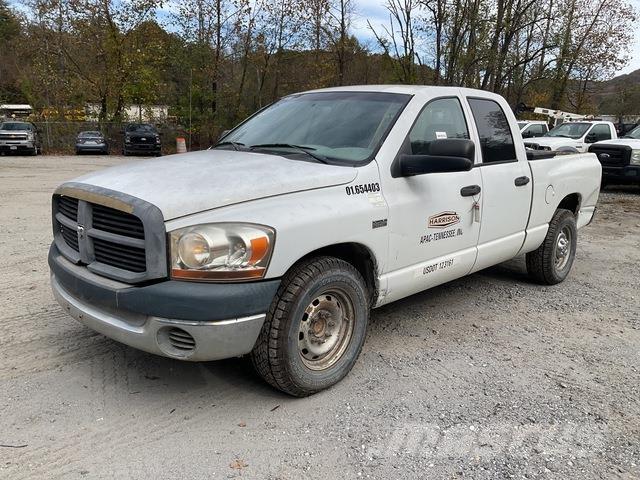 RAM 2500 Flakbilar/Pickuper