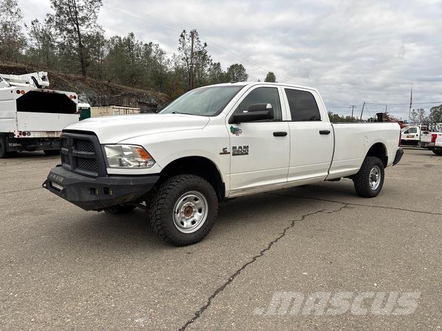 RAM 2500 Flakbilar/Pickuper