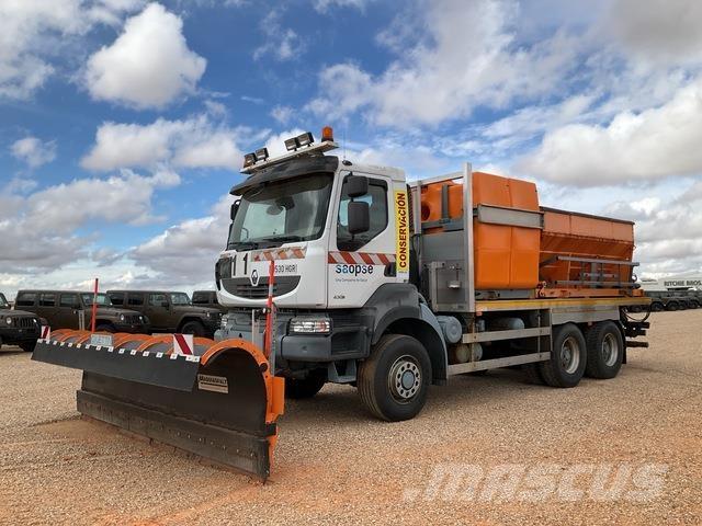 Renault Kerax Snöblad och plogar