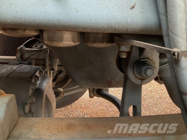 Renault Kerax Snöblad och plogar