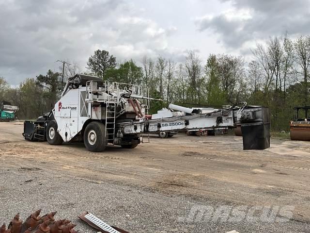 Roadtec 2500E Material transportfordon