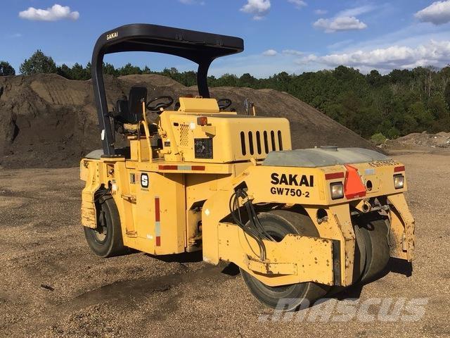 Sakai GW750-2 Pneumatiska Hjulvältar