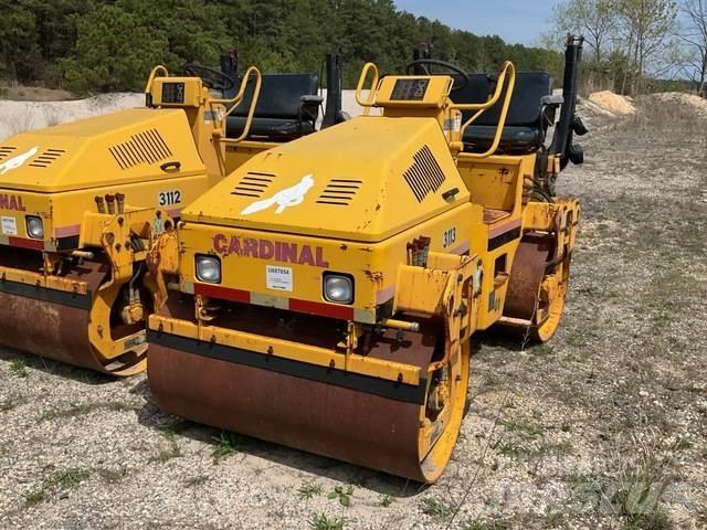 Sakai SW330 Tvåvalsvältar