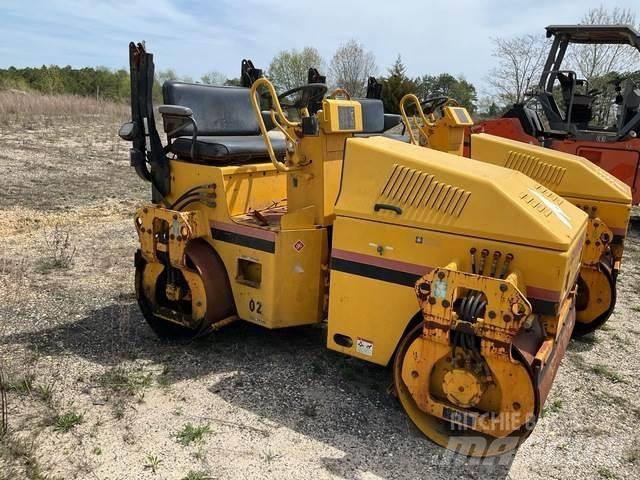 Sakai SW330 Tvåvalsvältar