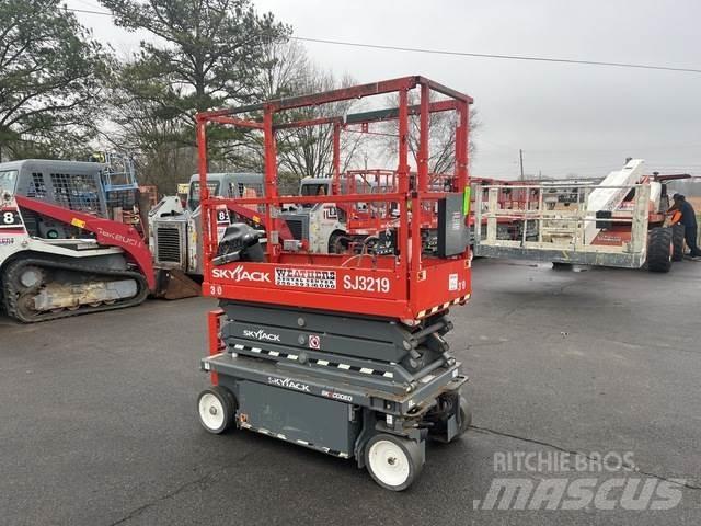 SkyJack SJ3219 Saxliftar