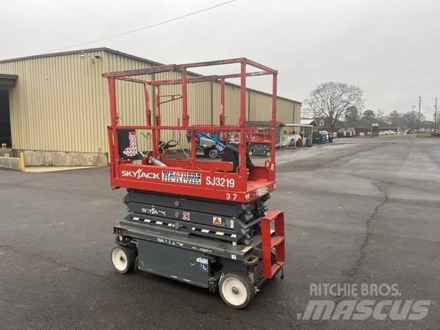 SkyJack SJ3219 Saxliftar
