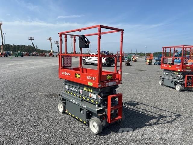 SkyJack SJ3219 Saxliftar