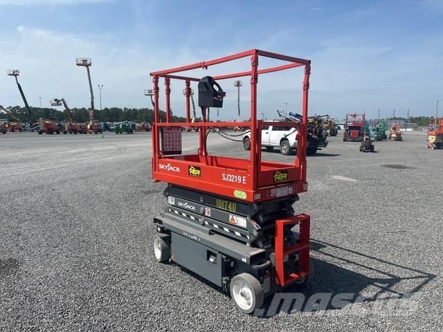 SkyJack SJ3219 Saxliftar