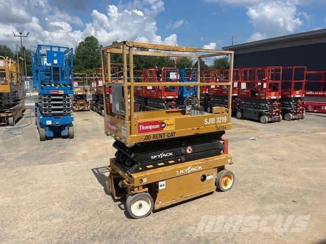 SkyJack SJ3219 Saxliftar