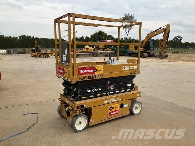 SkyJack SJ3219 Saxliftar