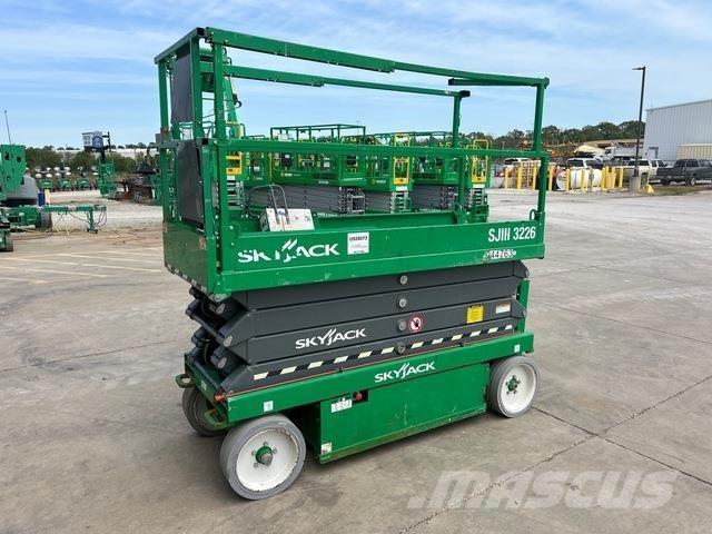 SkyJack SJ3226 Saxliftar
