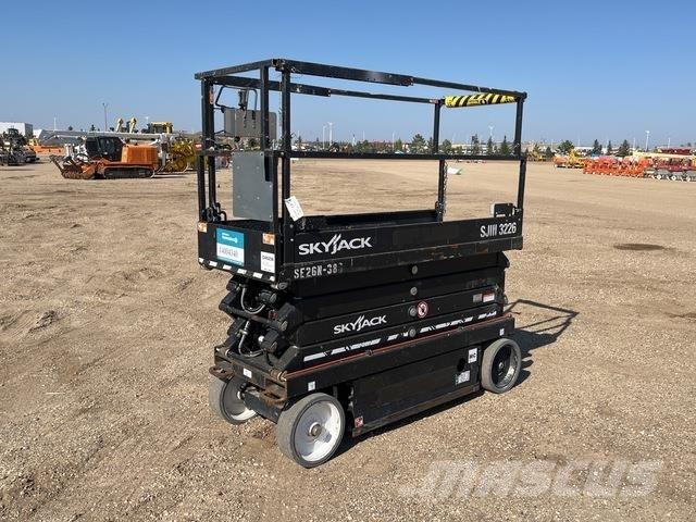 SkyJack SJ3226 Saxliftar