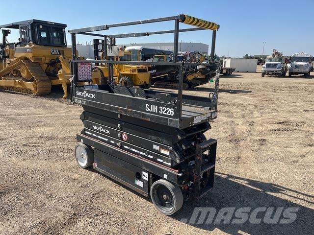 SkyJack SJ3226 Saxliftar