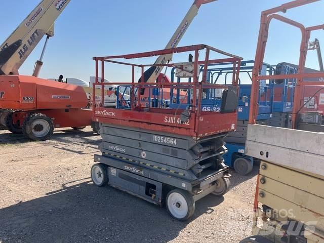 SkyJack SJ4632 Saxliftar