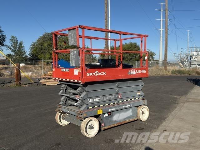SkyJack SJ4632 Saxliftar