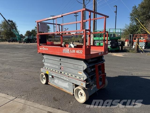 SkyJack SJ4632 Saxliftar