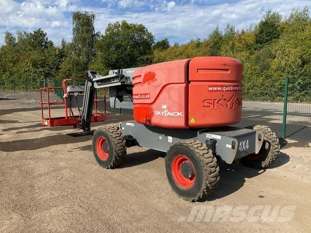 SkyJack SJ46AJ Bomliftar