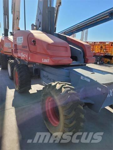 SkyJack SJ66T Teleskop bomliftar