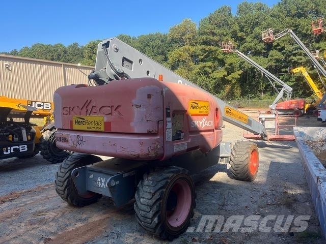 SkyJack SJ82T Teleskop bomliftar