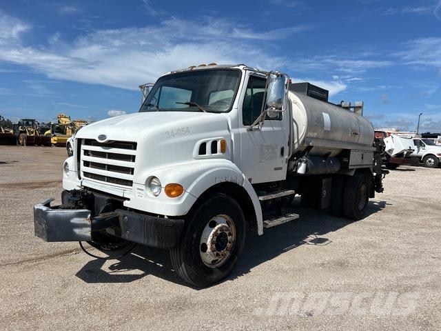 Sterling L7500 Cementbil