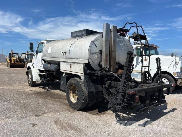 Sterling L7500 Cementbil