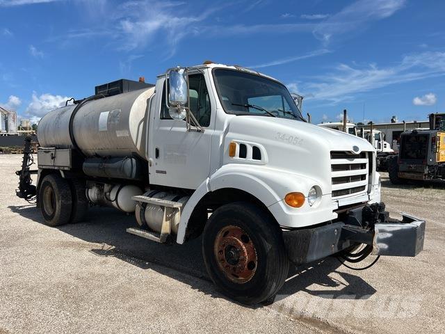 Sterling L7500 Cementbil