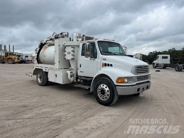 Sterling M7500 Slamsugningsbil