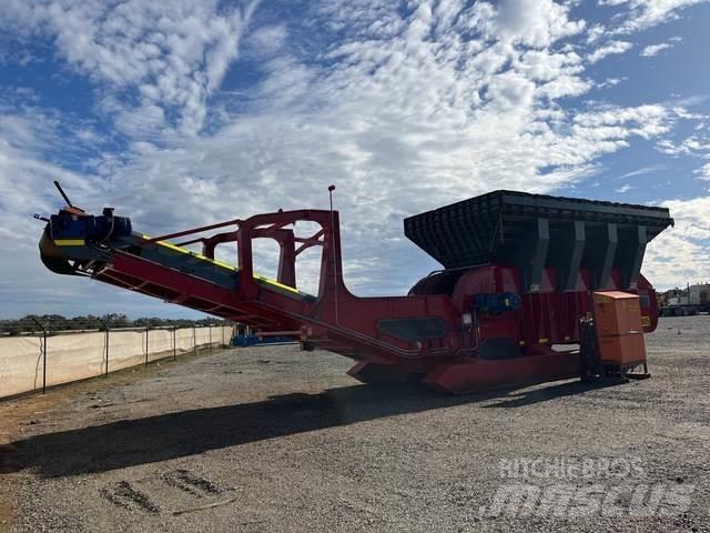 Striker TL2000 Entreprenad - Övrigt
