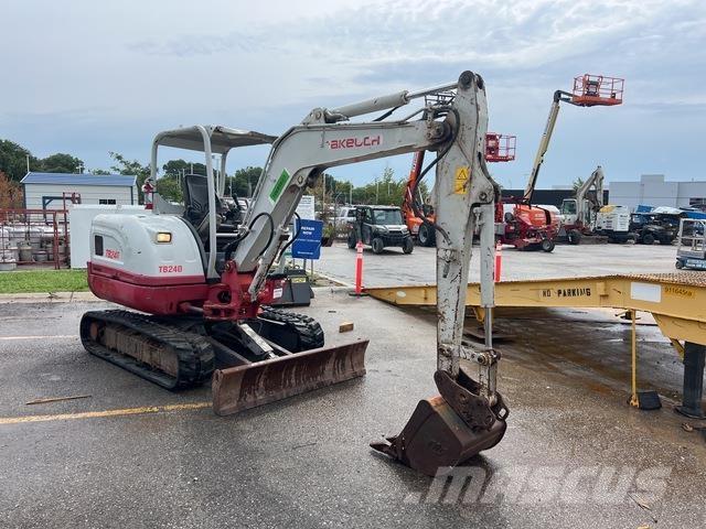 Takeuchi TB240 Bandgrävare