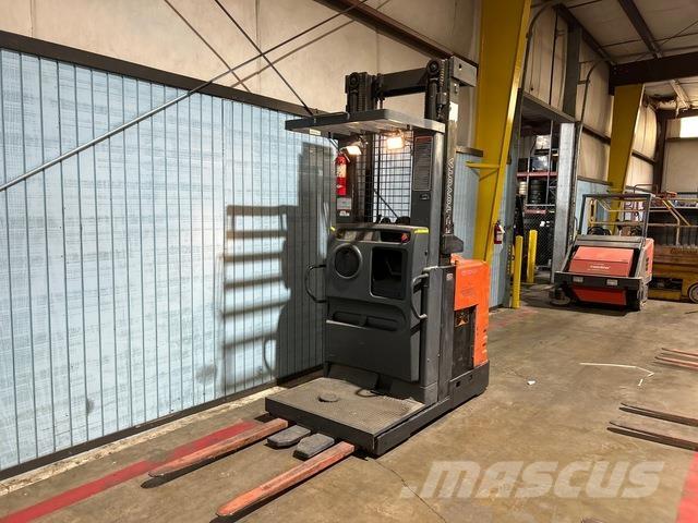 Toyota 7BPUE15 Plocktruck, mediumlyftande