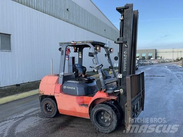 Toyota 7FGKU40 Entreprenad - Övrigt