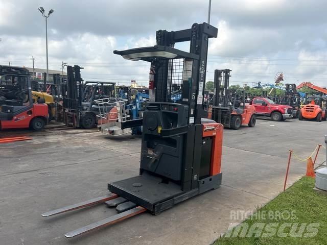 Toyota 8BPUE15 Plocktruck, mediumlyftande