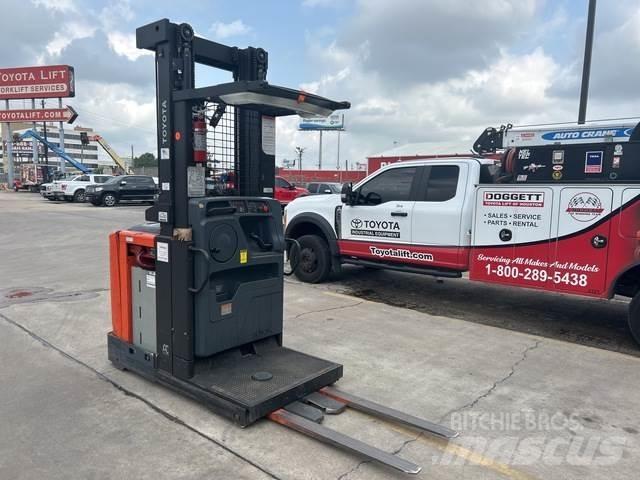 Toyota 8BPUE15 Plocktruck, mediumlyftande