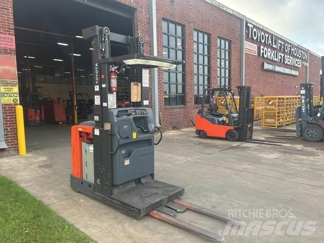 Toyota 8BPUE15 Plocktruck, mediumlyftande
