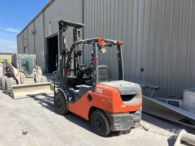 Toyota 8FDU32 Övriga motviktstruckar