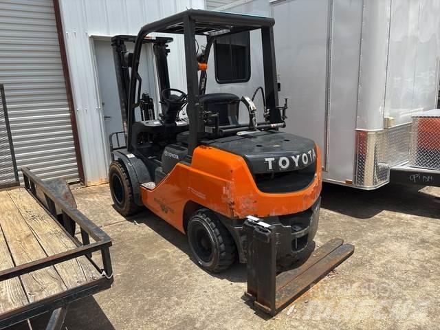 Toyota 8FGU30 Entreprenad - Övrigt