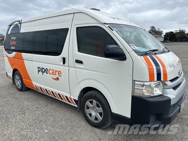Toyota HiAce Lätta skåpbilar