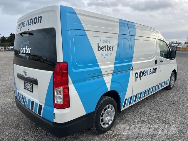 Toyota HiAce Lätta skåpbilar