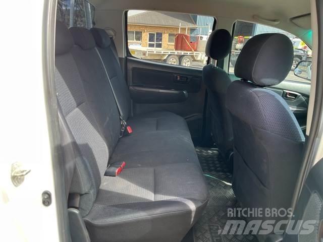Toyota Hilux Flakbilar/Pickuper