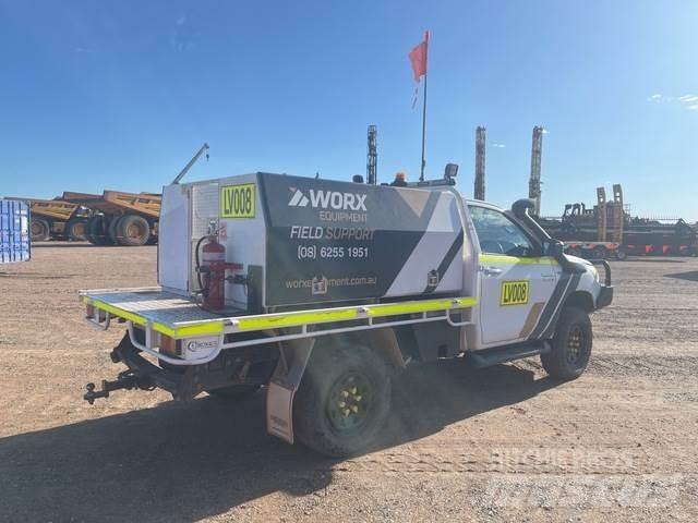 Toyota Hilux Flakbilar/Pickuper