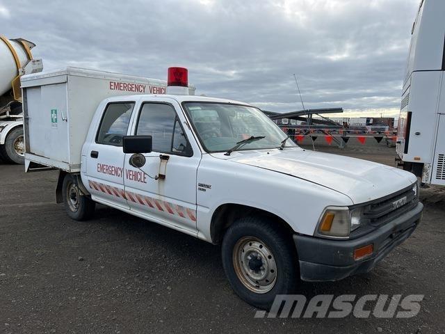 Toyota Hilux Flakbilar/Pickuper