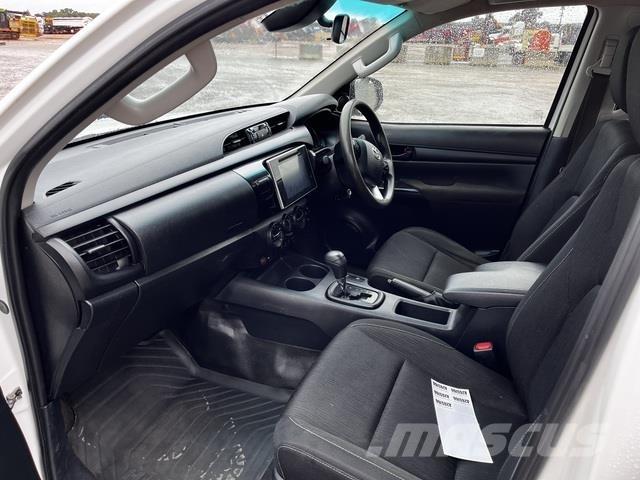 Toyota Hilux Övriga bilar