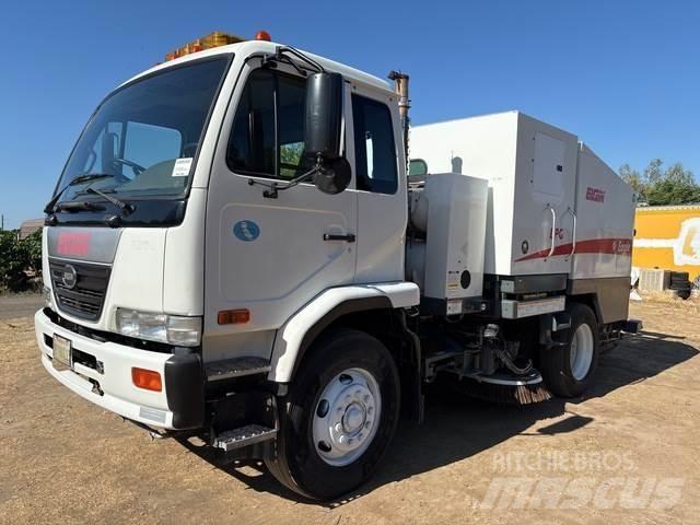 UD 3300 Sopmaskiner