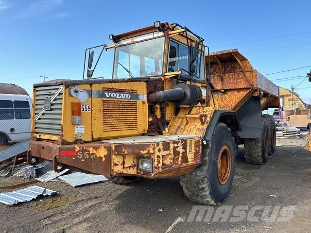 Volvo A30C Midjestyrd dumper