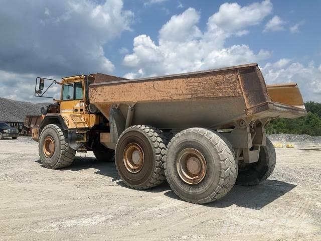 Volvo A35C Midjestyrd dumper