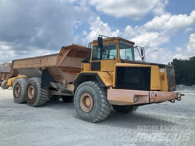 Volvo A35C Midjestyrd dumper