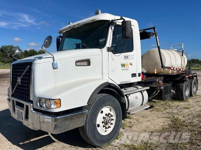 Volvo VHD64 Liftdumperbilar