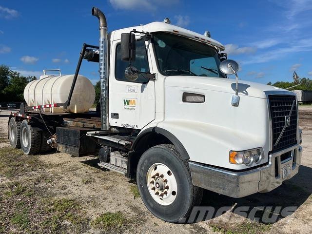 Volvo VHD64 Liftdumperbilar