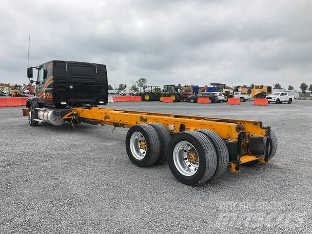 Volvo VHD64F Hytter och interiör